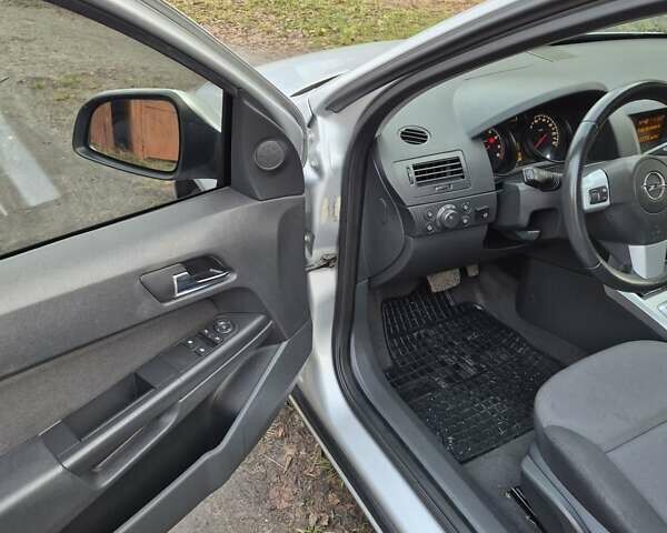 Сірий Опель Астра, об'ємом двигуна 1.6 л та пробігом 135 тис. км за 6200 $, фото 11 на Automoto.ua