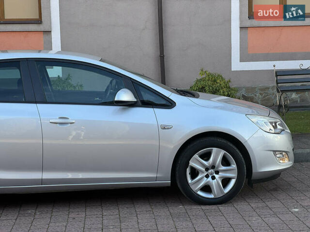 Сірий Опель Астра, об'ємом двигуна 1.4 л та пробігом 239 тис. км за 5999 $, фото 68 на Automoto.ua