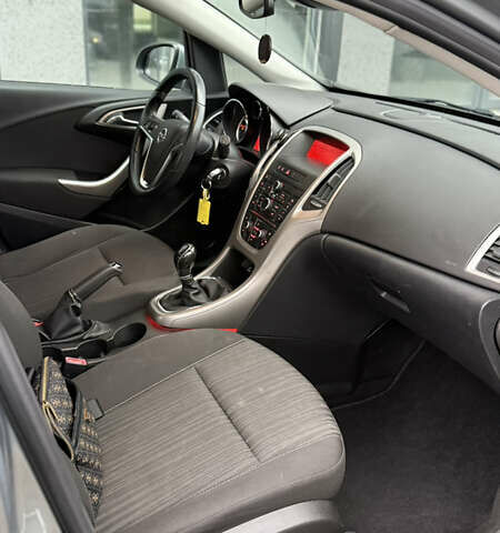 Серый Опель Астра, объемом двигателя 1.4 л и пробегом 259 тыс. км за 6400 $, фото 20 на Automoto.ua