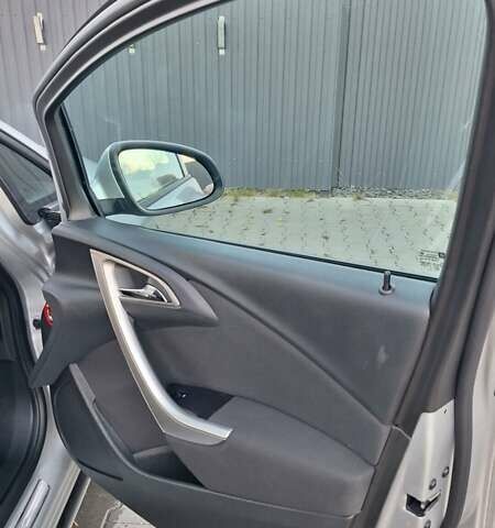 Серый Опель Астра, объемом двигателя 1.3 л и пробегом 329 тыс. км за 5500 $, фото 9 на Automoto.ua