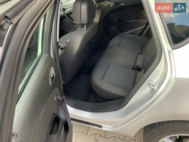 Серый Опель Астра, объемом двигателя 1.3 л и пробегом 231 тыс. км за 6650 $, фото 27 на Automoto.ua