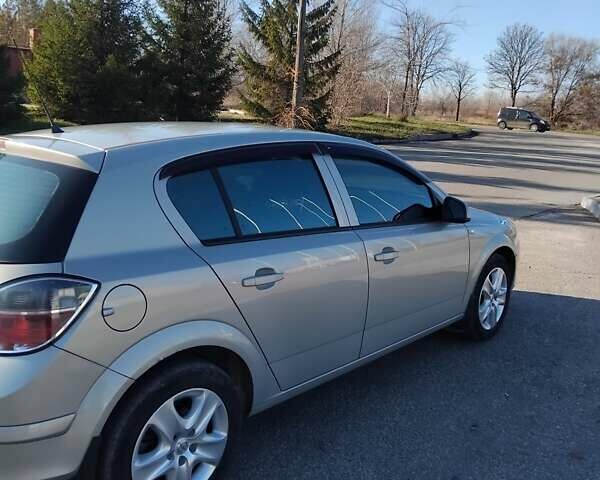 Сірий Опель Астра, об'ємом двигуна 1.4 л та пробігом 205 тис. км за 5600 $, фото 7 на Automoto.ua