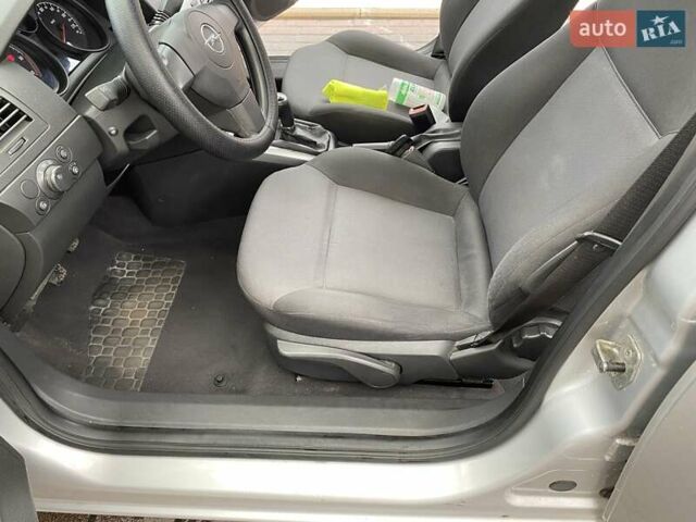 Сірий Опель Астра, об'ємом двигуна 1.7 л та пробігом 322 тис. км за 5150 $, фото 9 на Automoto.ua