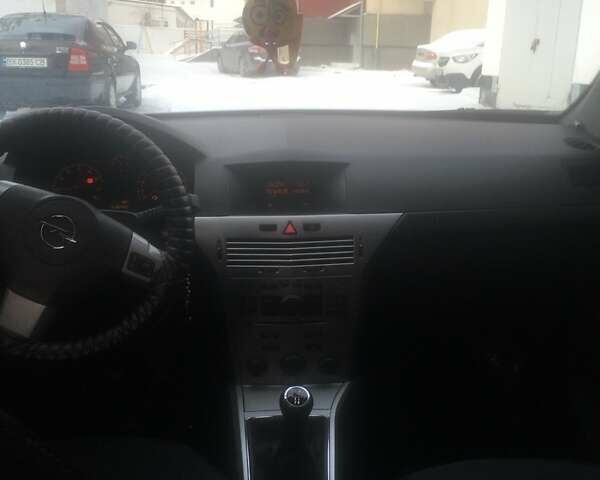 Опель Астра 2011 в Каменце-Подольском на Automoto.ua Серый Опель Астра, объемом двигателя 1.6 л и пробегом 310 тыс. км за 5650 $, фото 8 на Automoto.ua