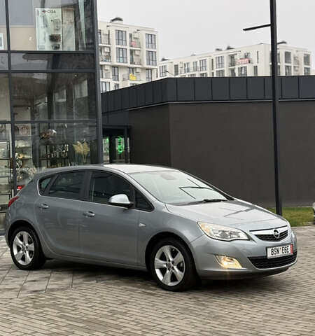Серый Опель Астра, объемом двигателя 1.4 л и пробегом 259 тыс. км за 6400 $, фото 10 на Automoto.ua