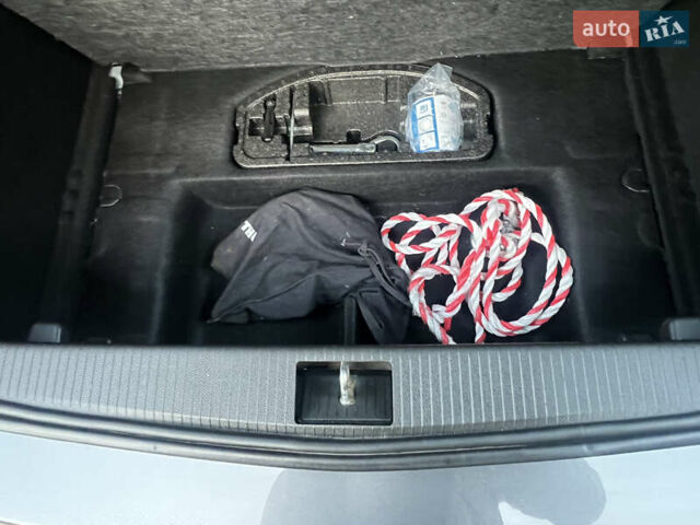 Серый Опель Астра, объемом двигателя 0 л и пробегом 171 тыс. км за 7500 $, фото 122 на Automoto.ua