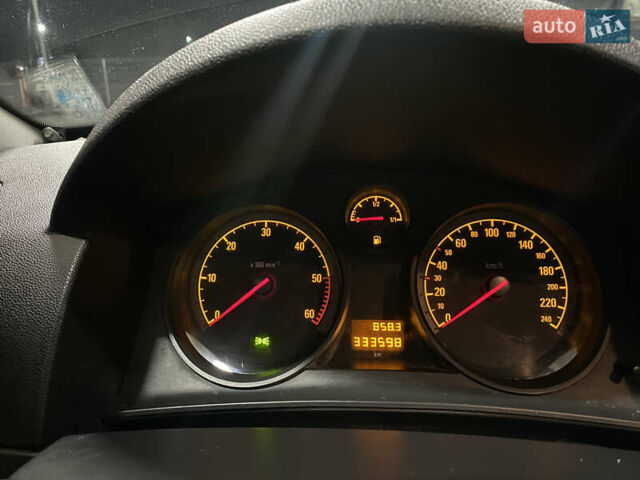 Опель Астра 2011 в Хусте на Automoto.ua Серый Опель Астра, объемом двигателя 1.7 л и пробегом 333 тыс. км за 5500 $, фото 3 на Automoto.ua