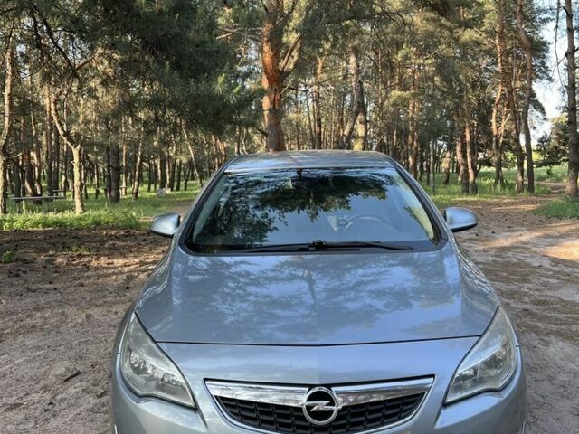 Серый Опель Астра, объемом двигателя 1.2 л и пробегом 295 тыс. км за 6200 $, фото 2 на Automoto.ua