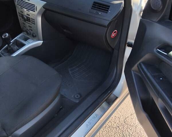 Сірий Опель Астра, об'ємом двигуна 1.4 л та пробігом 205 тис. км за 5600 $, фото 14 на Automoto.ua