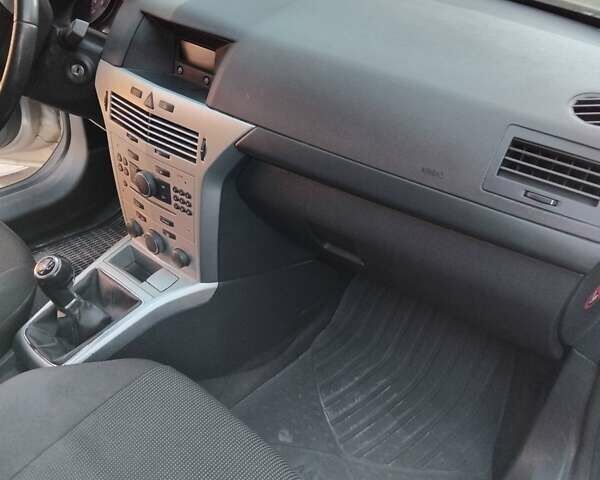 Сірий Опель Астра, об'ємом двигуна 1.4 л та пробігом 205 тис. км за 5600 $, фото 12 на Automoto.ua