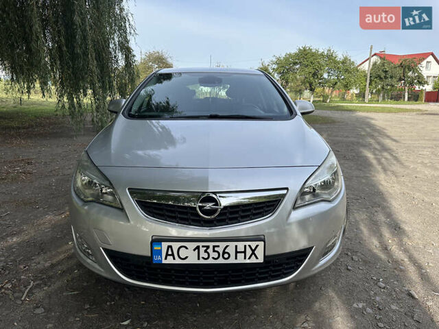 Серый Опель Астра, объемом двигателя 1.6 л и пробегом 228 тыс. км за 8290 $, фото 2 на Automoto.ua