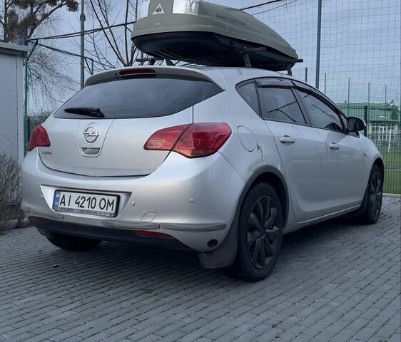 Серый Опель Астра, объемом двигателя 1.6 л и пробегом 290 тыс. км за 6000 $, фото 2 на Automoto.ua