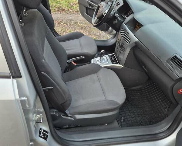 Сірий Опель Астра, об'ємом двигуна 1.6 л та пробігом 135 тис. км за 6200 $, фото 18 на Automoto.ua