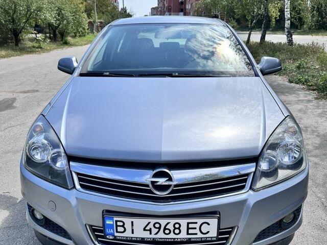 Серый Опель Астра, объемом двигателя 1.6 л и пробегом 30 тыс. км за 7500 $, фото 1 на Automoto.ua