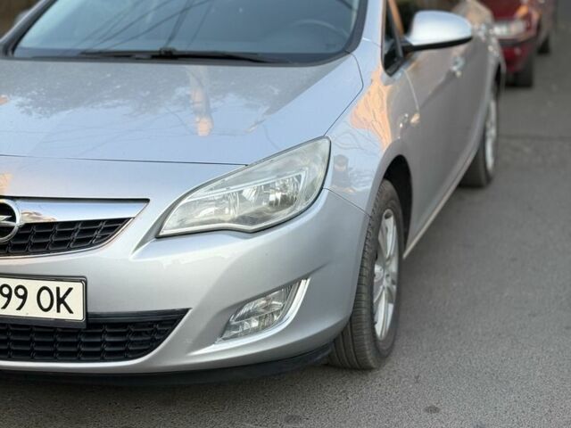 Сірий Опель Астра, об'ємом двигуна 1.2 л та пробігом 300 тис. км за 6500 $, фото 1 на Automoto.ua