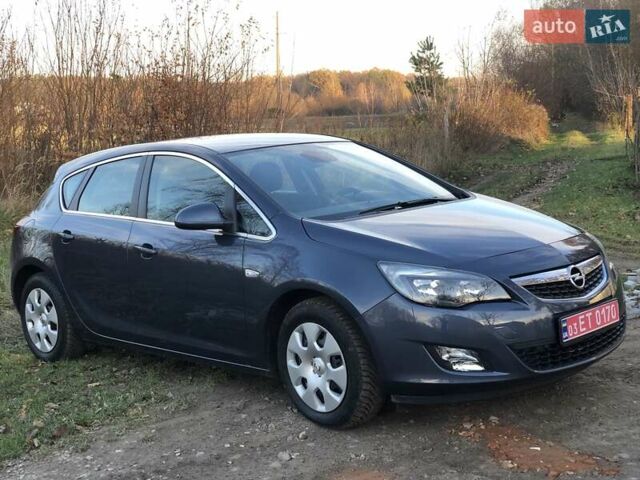 Серый Опель Астра, объемом двигателя 1.6 л и пробегом 144 тыс. км за 8900 $, фото 3 на Automoto.ua