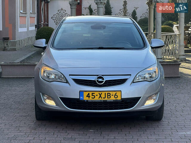 Сірий Опель Астра, об'ємом двигуна 1.4 л та пробігом 239 тис. км за 5999 $, фото 62 на Automoto.ua