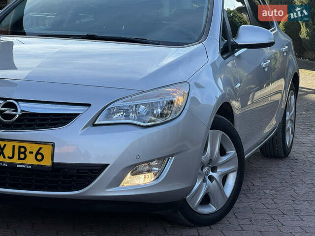 Сірий Опель Астра, об'ємом двигуна 1.4 л та пробігом 239 тис. км за 5999 $, фото 8 на Automoto.ua