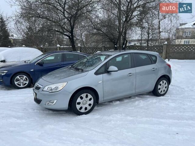 Серый Опель Астра, объемом двигателя 1.4 л и пробегом 146 тыс. км за 7200 $, фото 3 на Automoto.ua