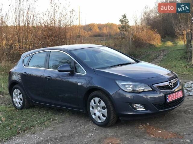Серый Опель Астра, объемом двигателя 1.6 л и пробегом 144 тыс. км за 8900 $, фото 4 на Automoto.ua