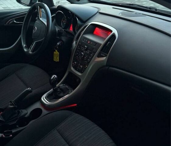 Сірий Опель Астра, об'ємом двигуна 1.4 л та пробігом 259 тис. км за 5999 $, фото 5 на Automoto.ua