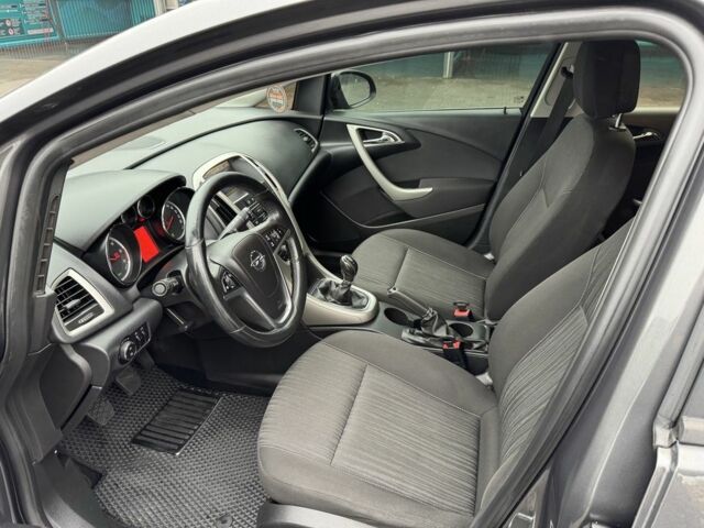 Серый Опель Астра, объемом двигателя 1.3 л и пробегом 221 тыс. км за 6200 $, фото 7 на Automoto.ua