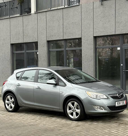 Серый Опель Астра, объемом двигателя 1.4 л и пробегом 259 тыс. км за 6400 $, фото 5 на Automoto.ua