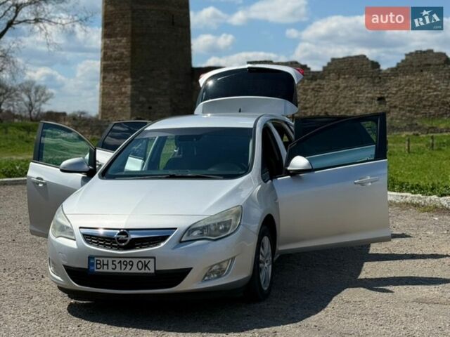 Серый Опель Астра, объемом двигателя 1.3 л и пробегом 342 тыс. км за 5300 $, фото 12 на Automoto.ua