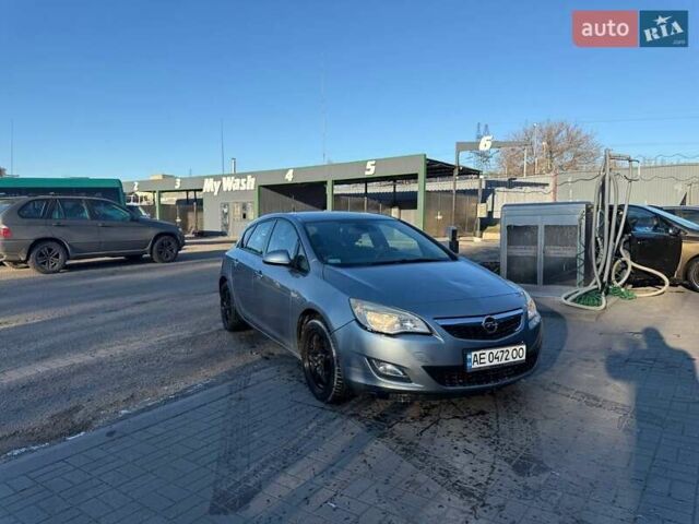 Сірий Опель Астра, об'ємом двигуна 1.7 л та пробігом 401 тис. км за 5500 $, фото 3 на Automoto.ua