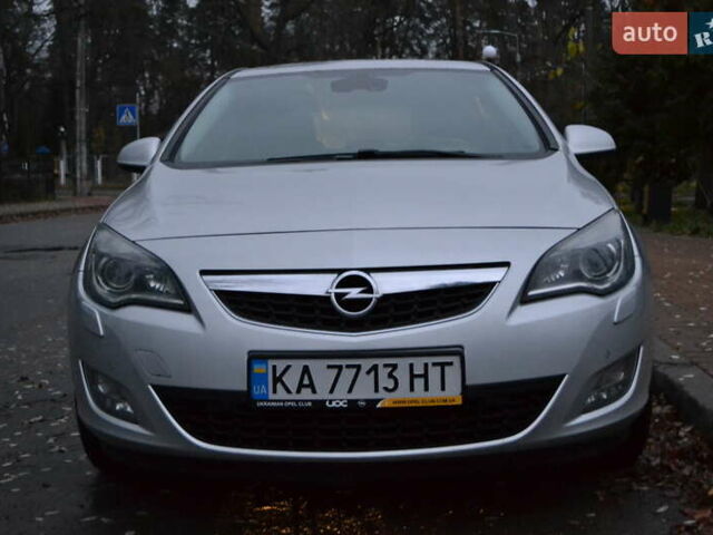Серый Опель Астра, объемом двигателя 1.6 л и пробегом 160 тыс. км за 9000 $, фото 8 на Automoto.ua