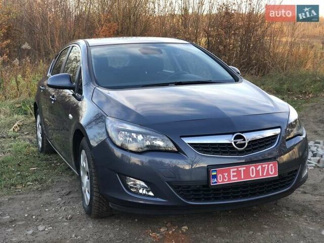 Серый Опель Астра, объемом двигателя 1.6 л и пробегом 144 тыс. км за 8900 $, фото 6 на Automoto.ua