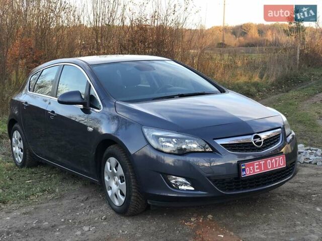 Серый Опель Астра, объемом двигателя 1.6 л и пробегом 144 тыс. км за 8900 $, фото 2 на Automoto.ua