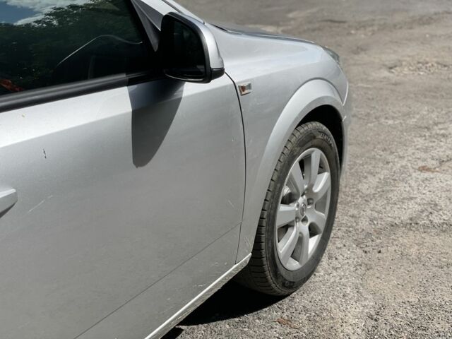 Серый Опель Астра, объемом двигателя 1.6 л и пробегом 148 тыс. км за 6200 $, фото 6 на Automoto.ua