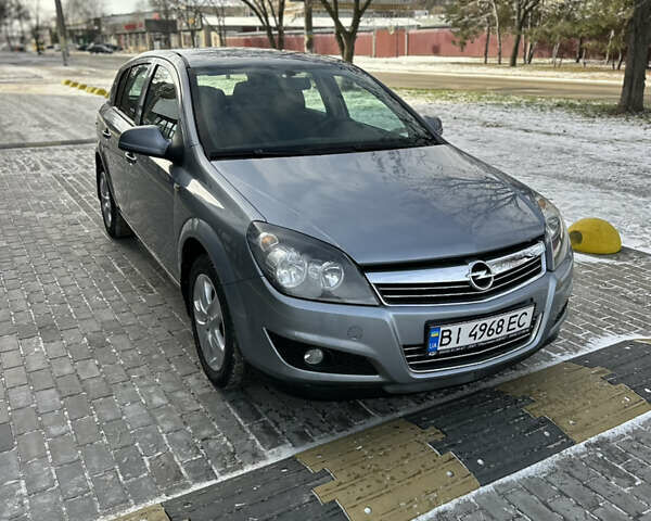 Серый Опель Астра, объемом двигателя 1.6 л и пробегом 30 тыс. км за 7999 $, фото 1 на Automoto.ua