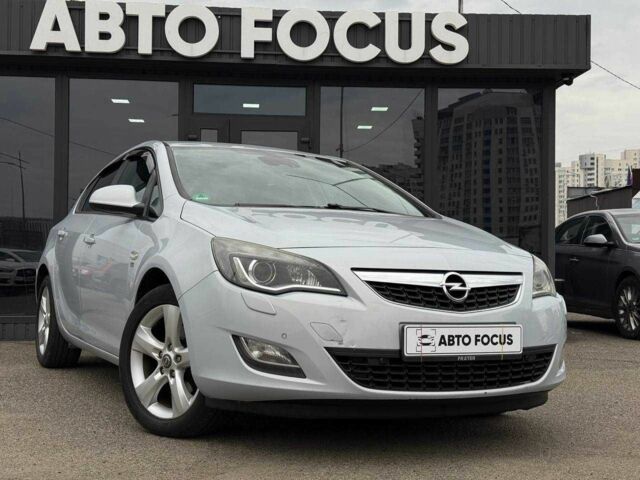 Серый Опель Астра, объемом двигателя 1.6 л и пробегом 245 тыс. км за 8490 $, фото 1 на Automoto.ua