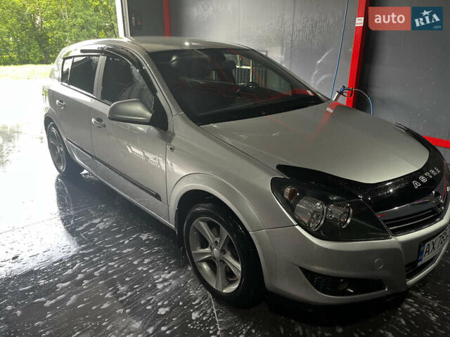 Опель Астра 2012 у Харкові на Automoto.ua Сірий Опель Астра, об'ємом двигуна 1.6 л та пробігом 202 тис. км за 6500 $, фото 1 на Automoto.ua