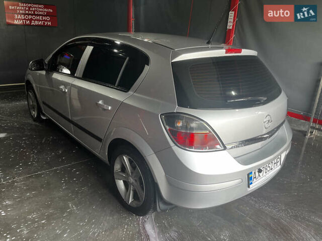 Опель Астра 2012 у Харкові на Automoto.ua Сірий Опель Астра, об'ємом двигуна 1.6 л та пробігом 202 тис. км за 6500 $, фото 2 на Automoto.ua