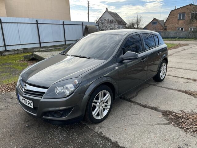 Серый Опель Астра, объемом двигателя 1.6 л и пробегом 209 тыс. км за 4100 $, фото 1 на Automoto.ua