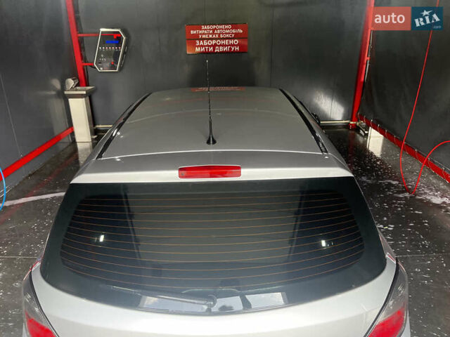 Опель Астра 2012 у Харкові на Automoto.ua Сірий Опель Астра, об'ємом двигуна 1.6 л та пробігом 202 тис. км за 6500 $, фото 9 на Automoto.ua