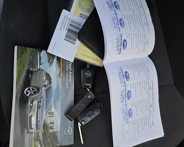Опель Астра 2012 у Тернополі на Automoto.ua Сірий Опель Астра, об'ємом двигуна 1.6 л та пробігом 197 тис. км за 5399 $, фото 37 на Automoto.ua