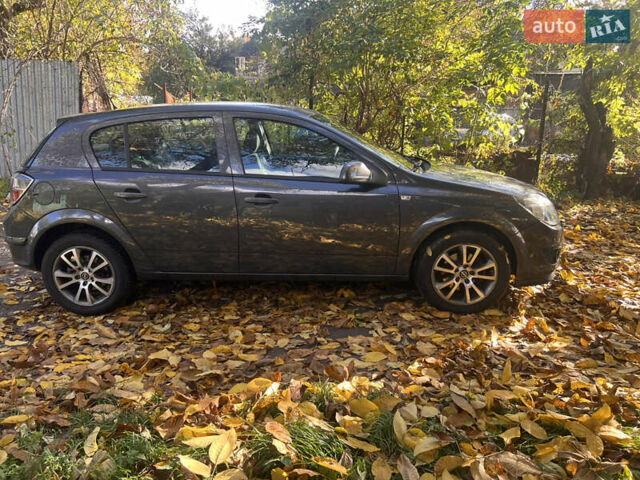 Опель Астра 2012 в Львове на Automoto.ua Серый Опель Астра, объемом двигателя 1.6 л и пробегом 123 тыс. км за 6500 $, фото 3 на Automoto.ua