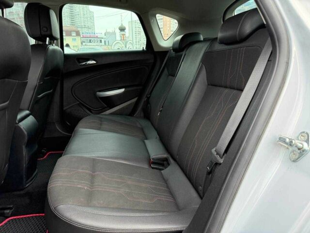 Серый Опель Астра, объемом двигателя 1.6 л и пробегом 245 тыс. км за 8490 $, фото 9 на Automoto.ua