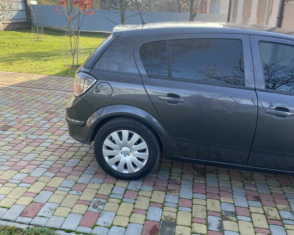 Серый Опель Астра, объемом двигателя 1.6 л и пробегом 234 тыс. км за 5499 $, фото 2 на Automoto.ua