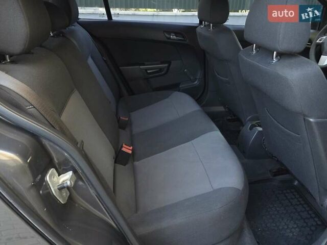 Опель Астра 2012 у Тернополі на Automoto.ua Сірий Опель Астра, об'ємом двигуна 1.6 л та пробігом 197 тис. км за 5399 $, фото 31 на Automoto.ua