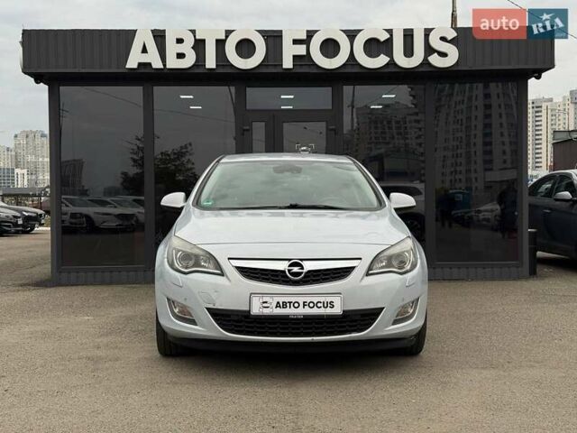 Опель Астра 2012 у Києві на Automoto.ua Сірий Опель Астра, об'ємом двигуна 1.6 л та пробігом 245 тис. км за 8490 $, фото 2 на Automoto.ua
