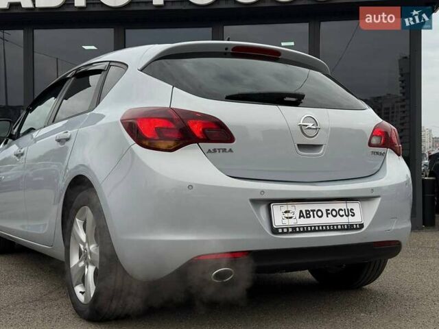 Опель Астра 2012 у Києві на Automoto.ua Сірий Опель Астра, об'ємом двигуна 1.6 л та пробігом 245 тис. км за 8490 $, фото 7 на Automoto.ua