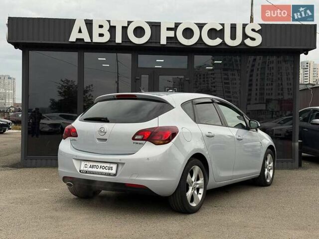 Опель Астра 2012 у Києві на Automoto.ua Сірий Опель Астра, об'ємом двигуна 1.6 л та пробігом 245 тис. км за 8490 $, фото 4 на Automoto.ua