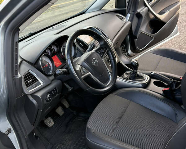 Сірий Опель Астра, об'ємом двигуна 1.7 л та пробігом 250 тис. км за 7000 $, фото 7 на Automoto.ua