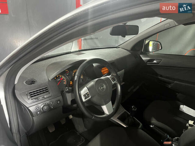 Опель Астра 2012 у Харкові на Automoto.ua Сірий Опель Астра, об'ємом двигуна 1.6 л та пробігом 202 тис. км за 6500 $, фото 11 на Automoto.ua