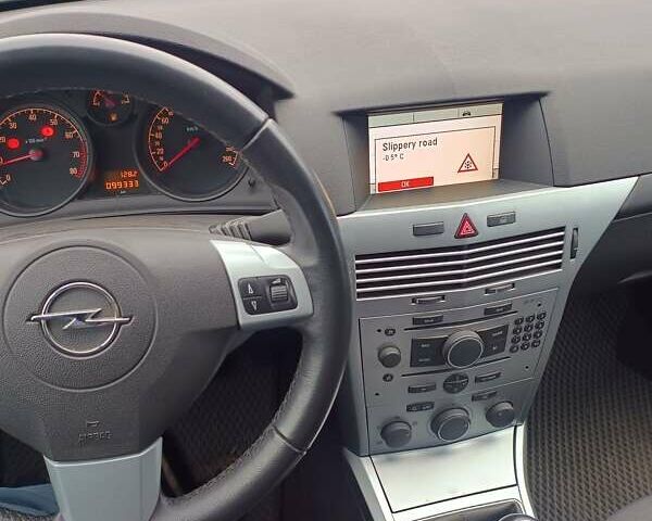 Серый Опель Астра, объемом двигателя 1.6 л и пробегом 99 тыс. км за 5500 $, фото 8 на Automoto.ua